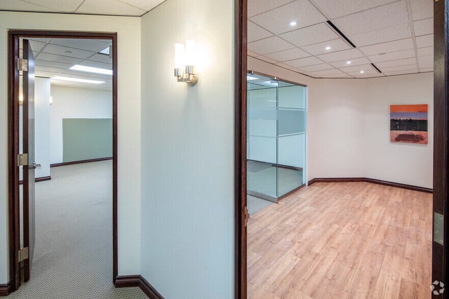 More Photos Of 5500 N Service Rd, Burlington Office For Lease