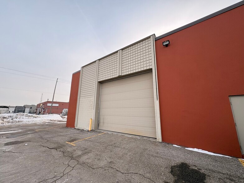 More Photos Of 55 Stafford Dr, Brampton Warehouse For Lease