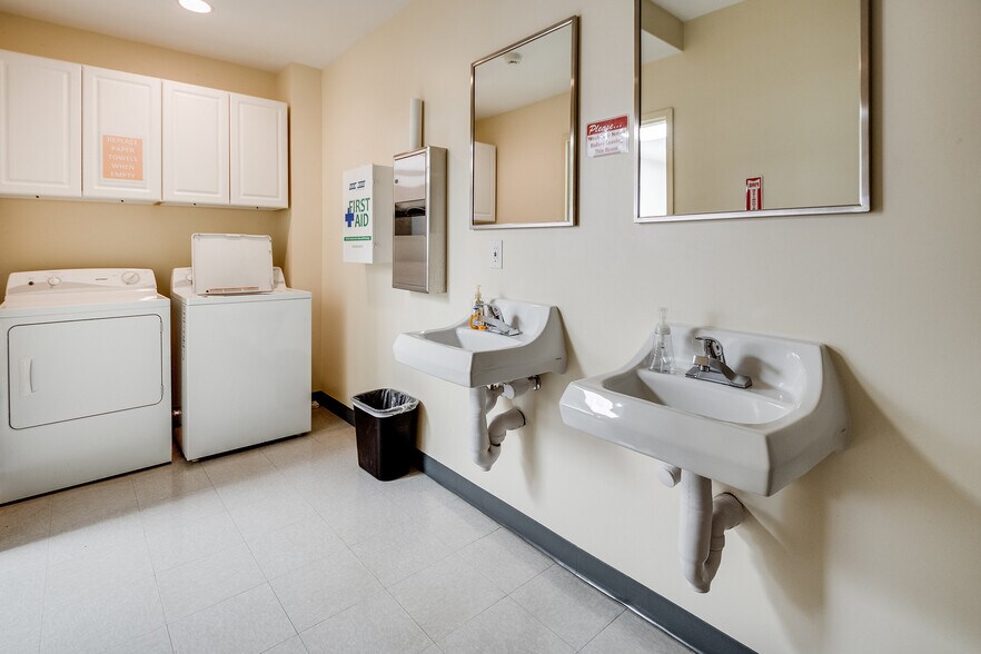 More Photos Of 4295 Brogdon Exchange, Suwanee Warehouse For Sale