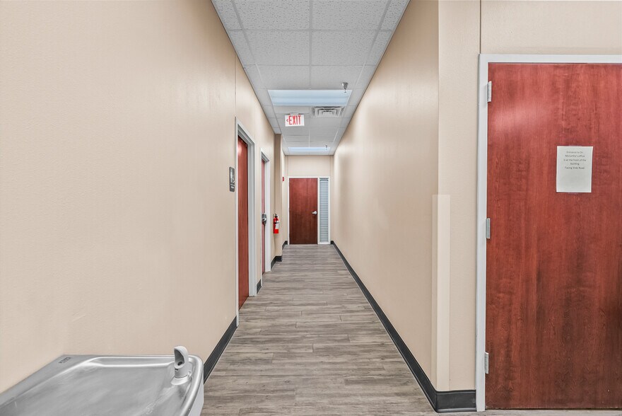 More Photos Of 7202 Slide Rd, Lubbock Medical For Lease