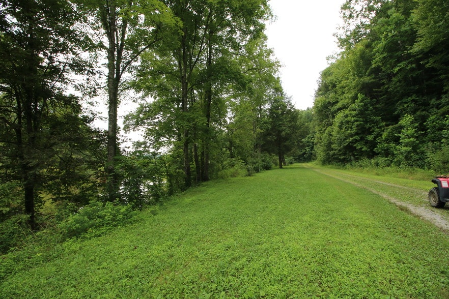 More Photos Of 11251 Highway 90, Parkers Lake Hotel For Sale