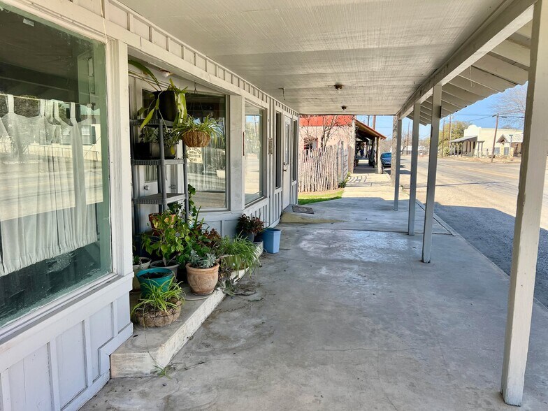 More Photos Of 309 FM 480, Center Point Fast Food For Sale