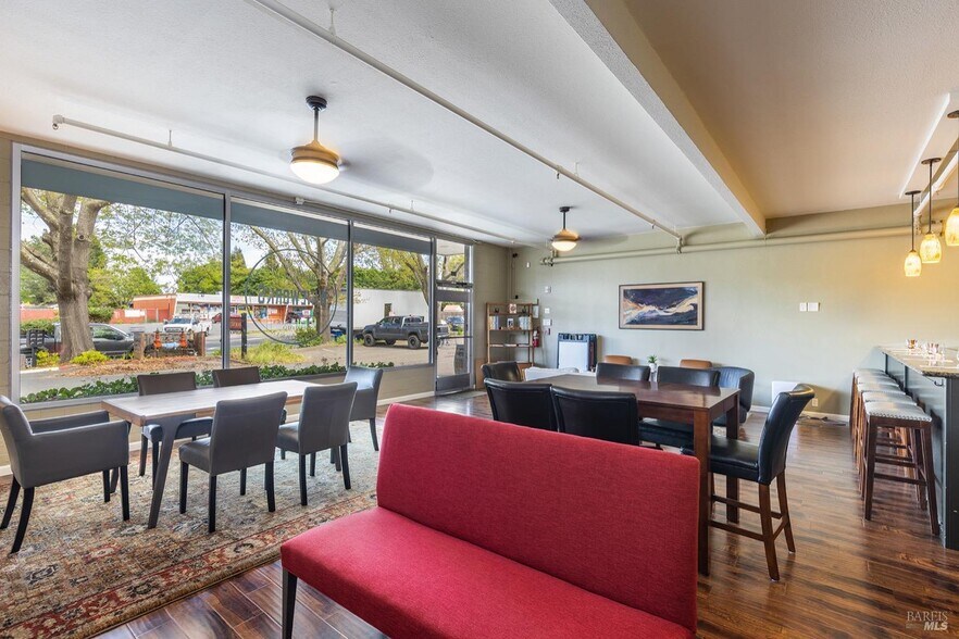 More Photos Of 870 Gravenstein Hwy, Sebastopol Freestanding For Sale