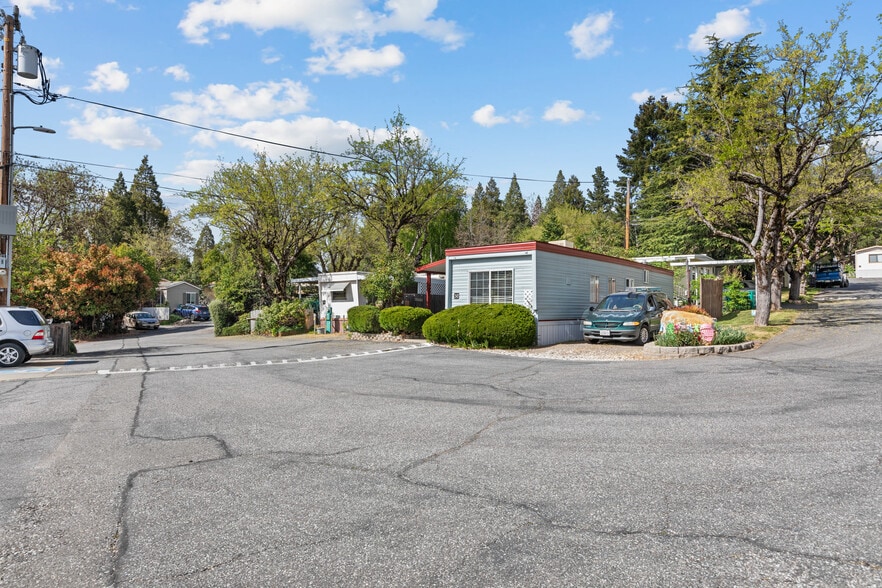 More Photos Of 639 Whiting St St, Grass Valley Manufactured Housing Mobile Home Park For Sale