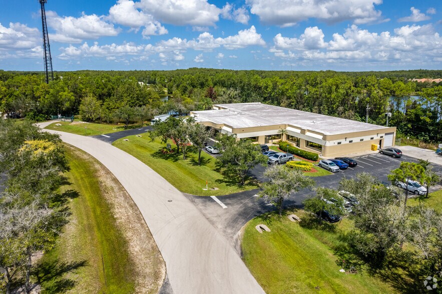 More Photos Of 10061 Amberwood Rd, Fort Myers Flex For Lease