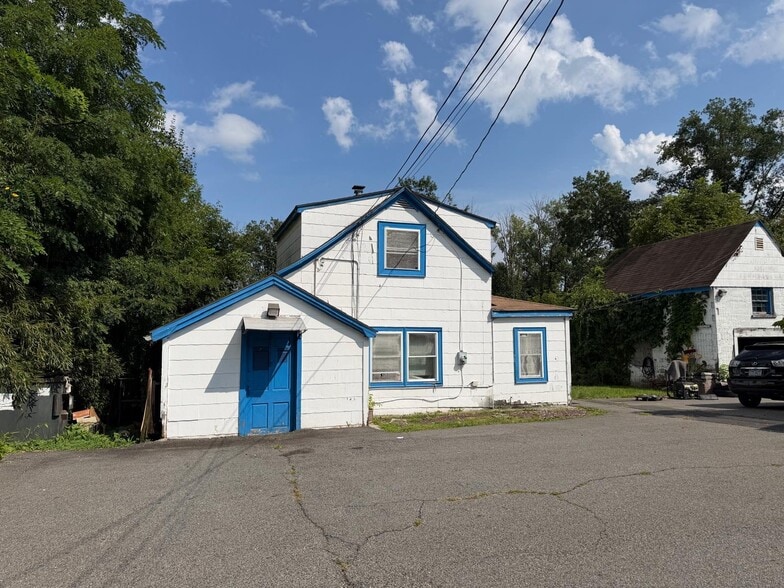 More Photos Of 184 S Pascack Rd, Nanuet Healthcare For Sale