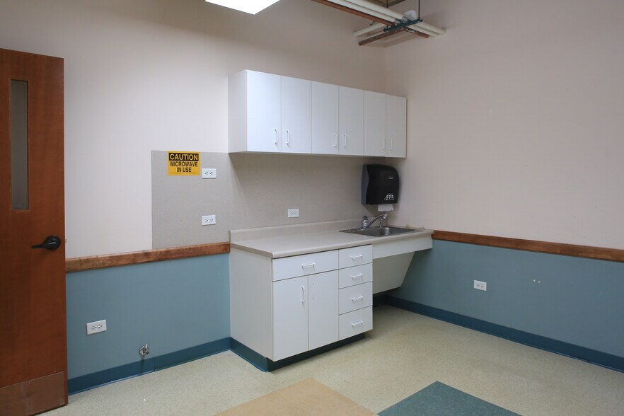 More Photos Of 557 W Polk St, Chicago Research And Development For Lease