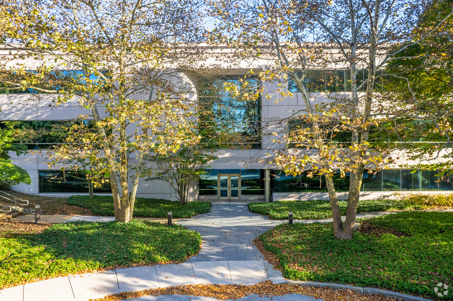 Primary Photo Of 600 Eagleview Blvd, Exton Coworking Space