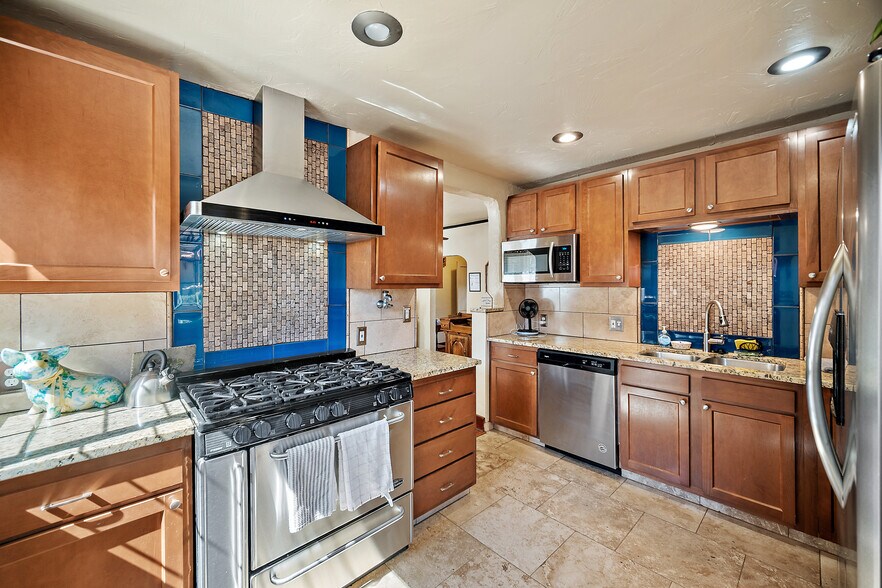 More Photos Of 1929 Woodburn St, Colorado Springs Multifamily For Sale