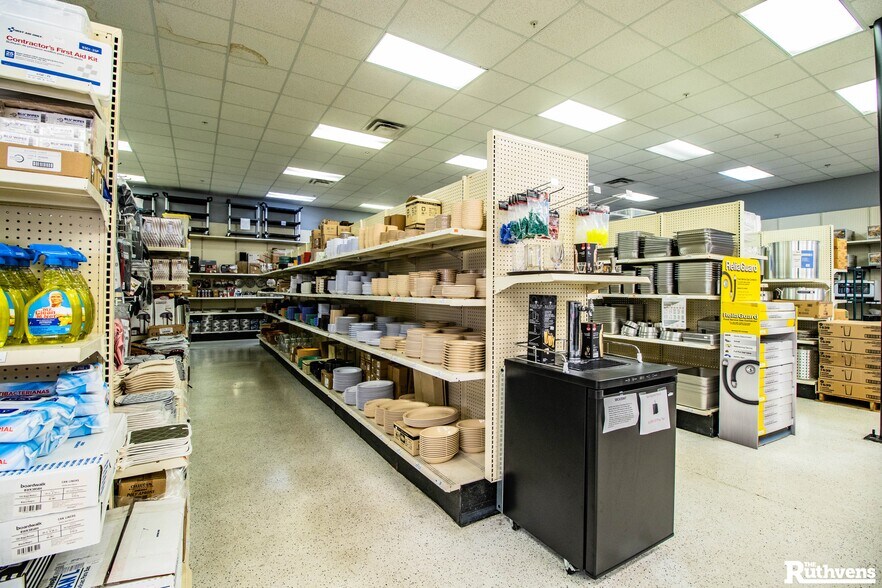 More Photos Of 3310 Reynolds Rd, Lakeland Warehouse For Sale