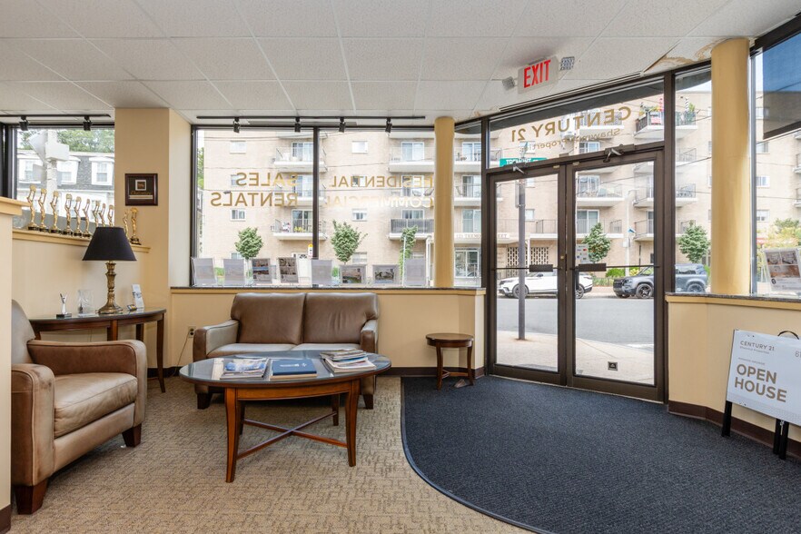 More Photos Of 136 Tremont St, Boston General Retail For Sale