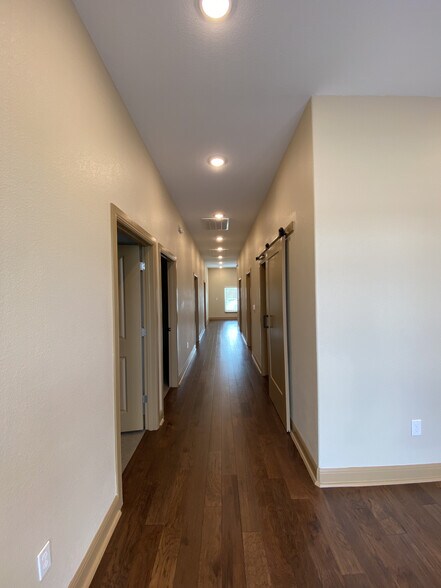 More Photos Of 2200 N AW Grimes, Round Rock Medical For Lease
