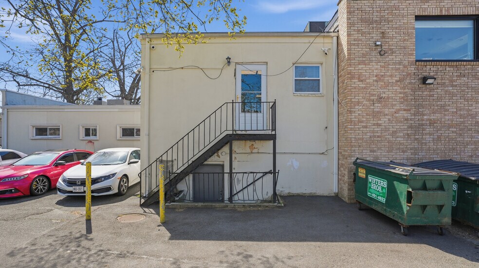 More Photos Of 18 Unqua Rd, Massapequa Loft Creative Space For Sale