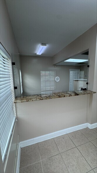 More Photos Of 1684 N Belcher Rd, Clearwater Flex For Lease