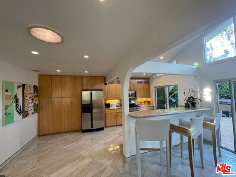 More Photos Of 425 Sunridge St, Playa del Rey Apartments For Sale