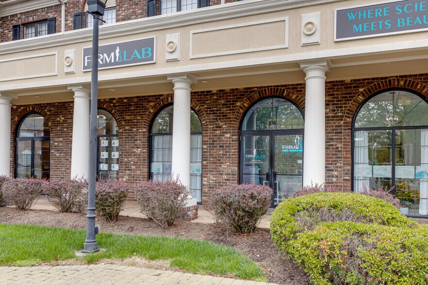 More Photos Of 102-112 Town Center Dr, Warren Office For Lease