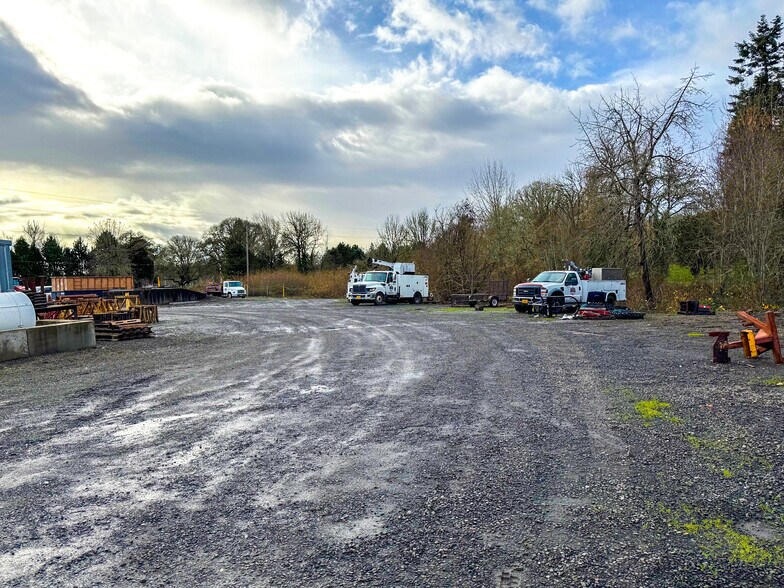 More Photos Of 185 W Main St, Hillsboro Service For Lease
