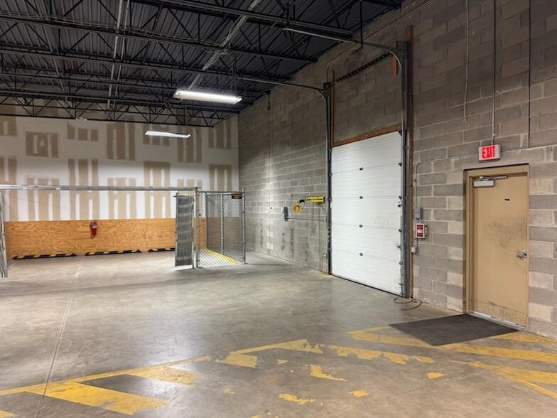 More Photos Of 2960 Technology Pl, Waldorf Research And Development For Lease