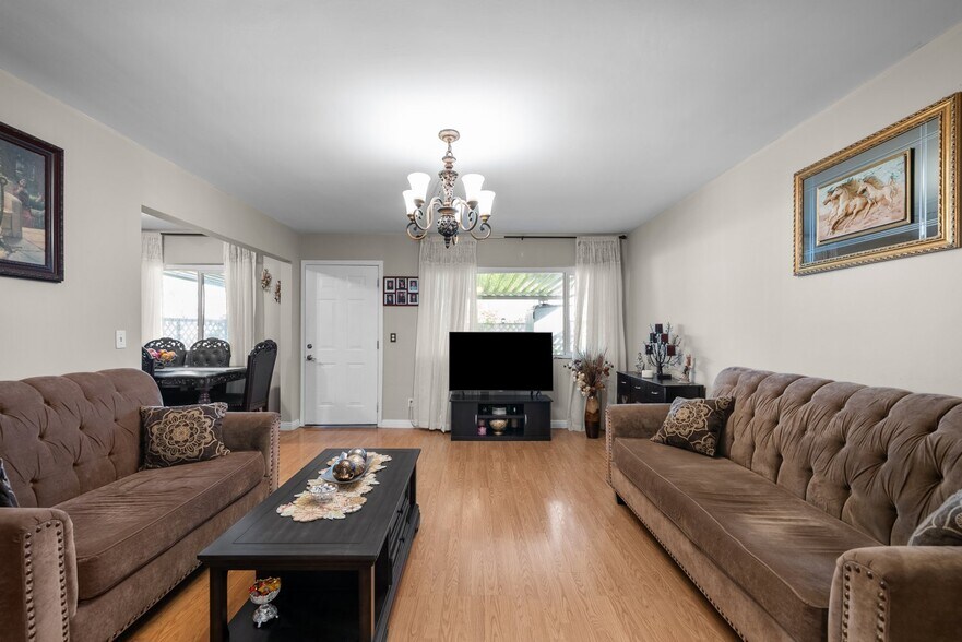 More Photos Of 6661 Wilkinson Ave, North Hollywood Apartments For Sale