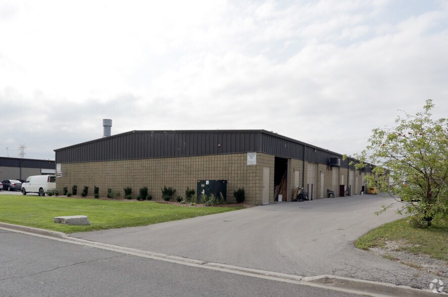 More Photos Of 38 Bigwin Rd, Hamilton Warehouse For Sale