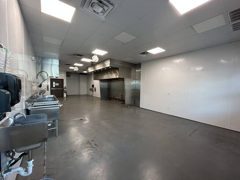 More Photos Of 630 Ralph Ablanedo Dr, Austin Restaurant For Lease