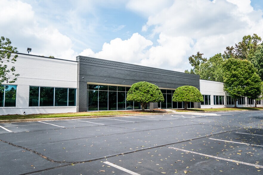 More Photos Of 11560 Great Oaks Way, Alpharetta Unknown For Lease