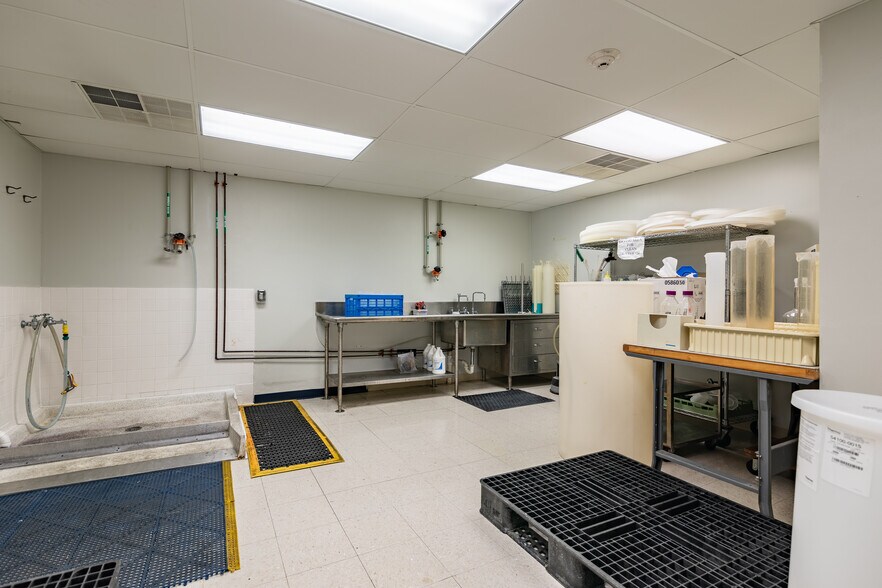 More Photos Of 1745 Eaton Ave, Bethlehem Manufacturing For Sale