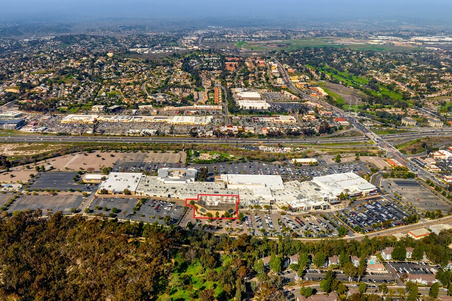 More Photos Of 2557 El Camino Real, Carlsbad Department Store For Sale