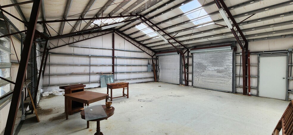 More Photos Of 208 Second st, Bristol Warehouse For Sale