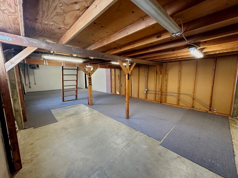 More Photos Of 1310 El Camino Real, San Carlos Freestanding For Lease