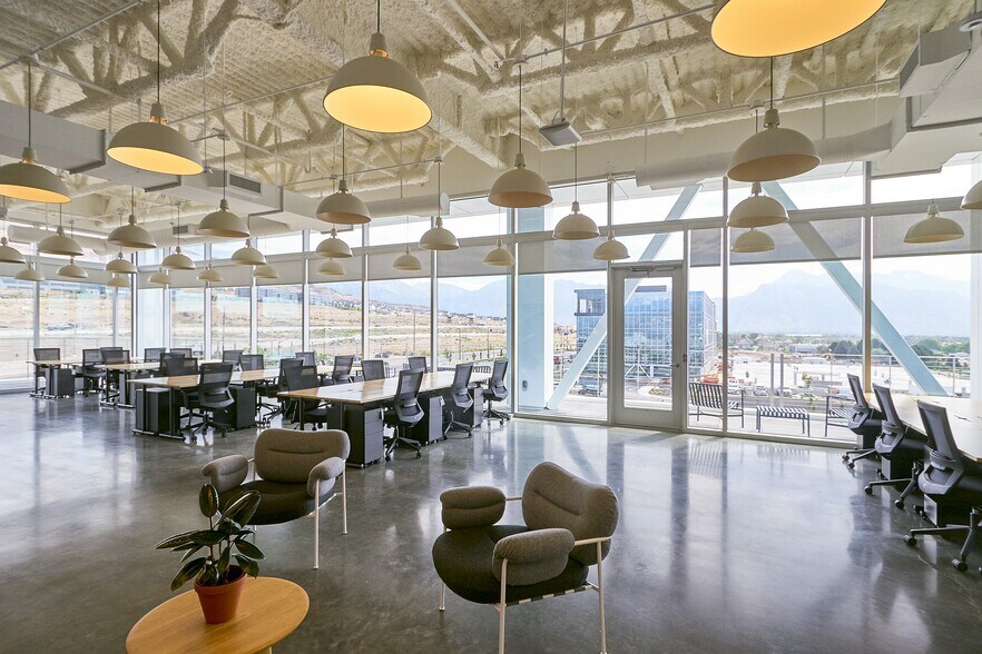 More Photos Of 1557 W Innovation Way, Lehi Office For Lease