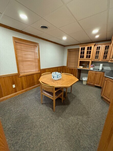 More Photos Of 85 1st St, Leechburg Restaurant For Sale