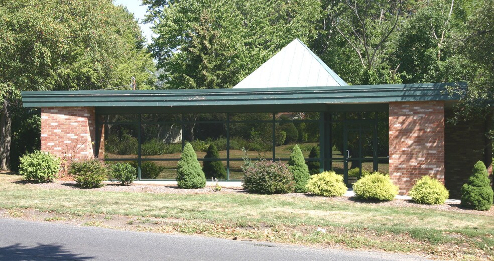 Primary Photo Of 190 Parish Dr, Wayne Office For Lease