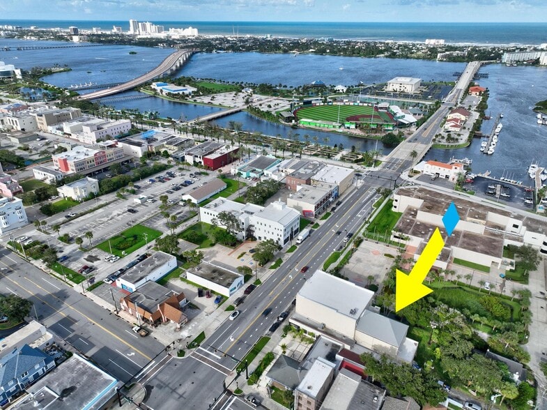 More Photos Of 135 Orange Ave, Daytona Beach Storefront For Sale