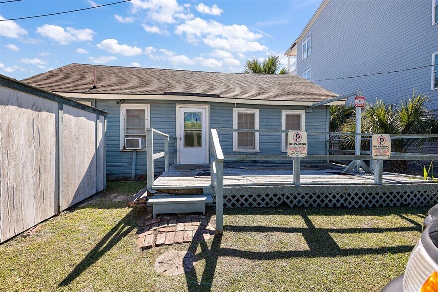 More Photos Of 7 Center st, Folly Beach General Retail For Sale