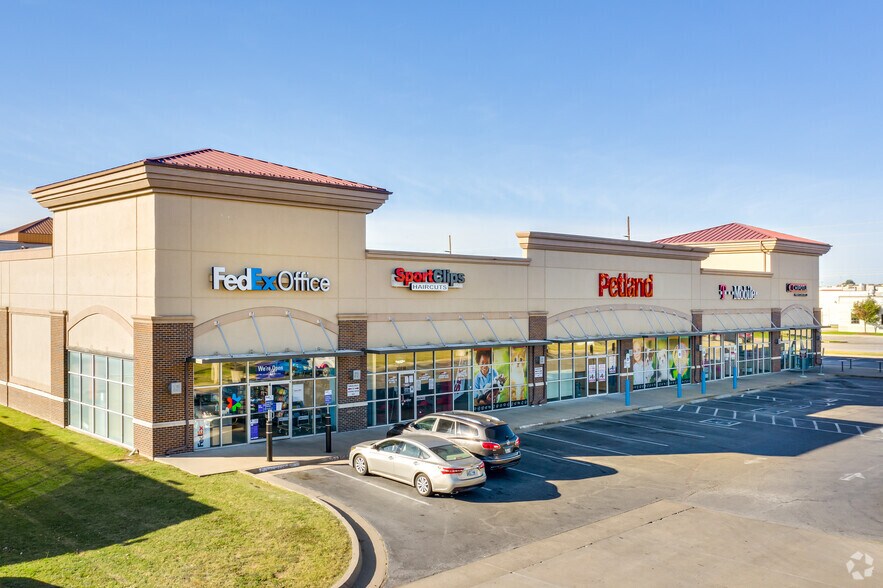 Primary Photo Of 10902-10912 E 71st St, Tulsa Unknown For Lease