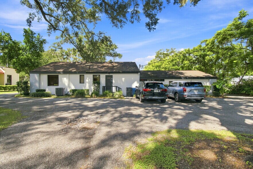 More Photos Of 223 Lithia Pinecrest Rd, Brandon Office For Sale