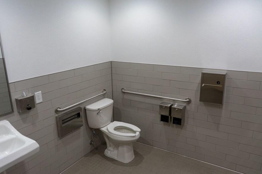 More Photos Of 344 F St, Chula Vista Office For Lease