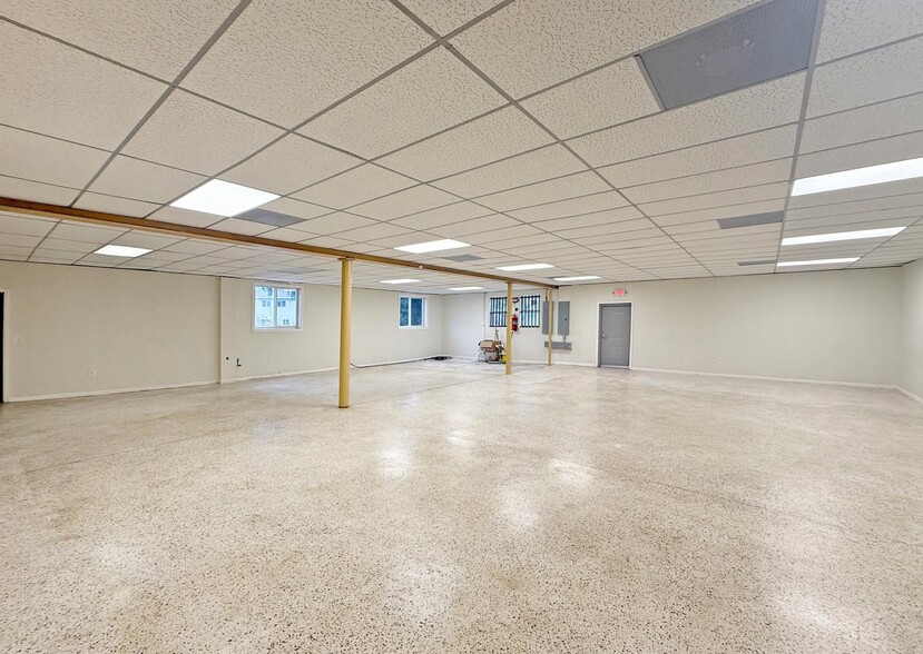 More Photos Of 11911 W Dixie Hwy, Miami Lodge Meeting Hall For Sale