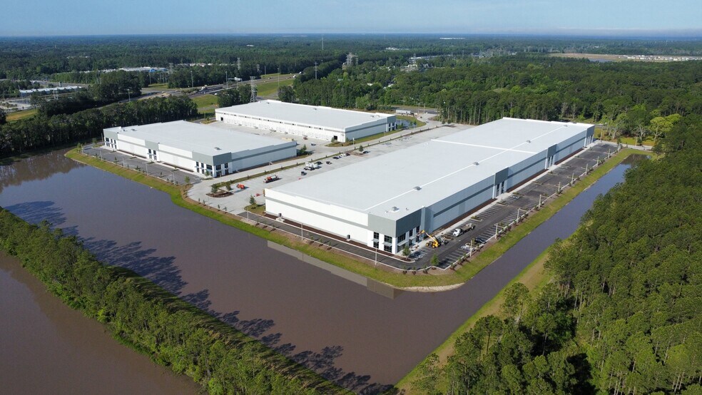 More Photos Of 12435 Lem Turner Rd, Jacksonville Unknown For Lease