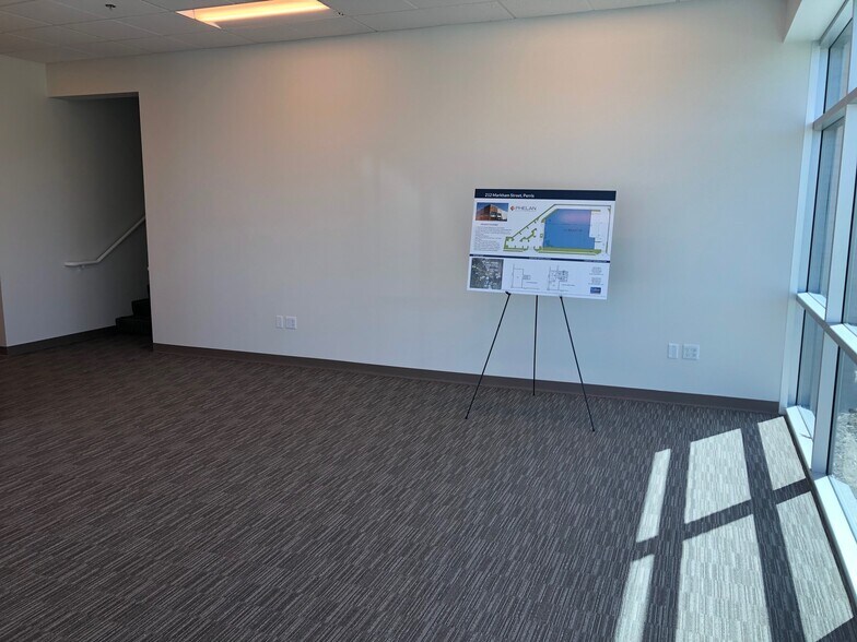 More Photos Of 212 Markham St, Perris Warehouse For Lease