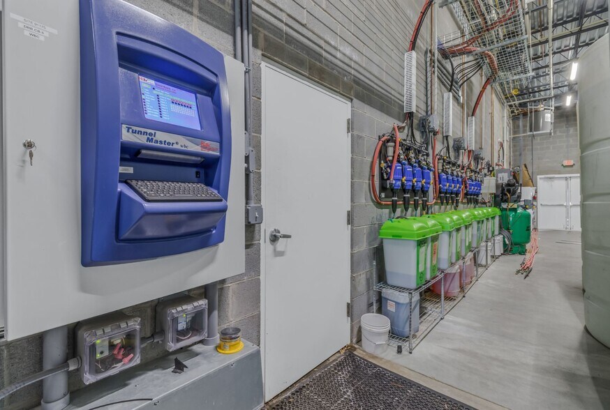 More Photos Of 612 N Main St, Kilmarnock Carwash For Sale