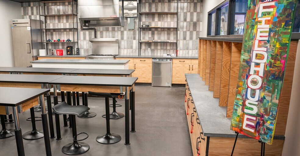 More Photos Of 1384 Hird Ave, Lakewood Restaurant For Sale