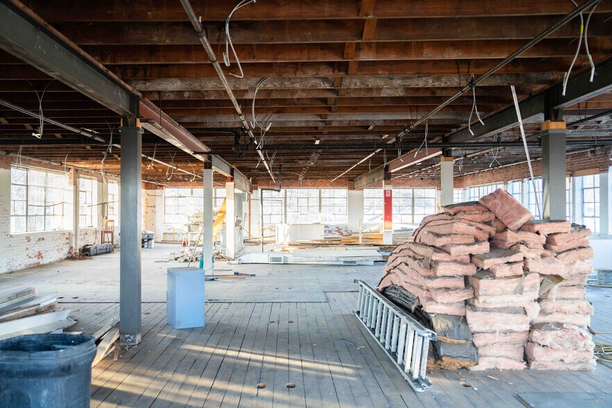 More Photos Of 201 N Missouri Ave, Sedalia Manufacturing For Sale