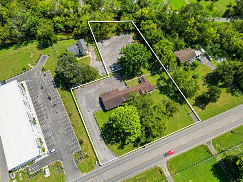 Primary Photo Of 1063 Louisville Hwy, Goodlettsville Flex For Sale