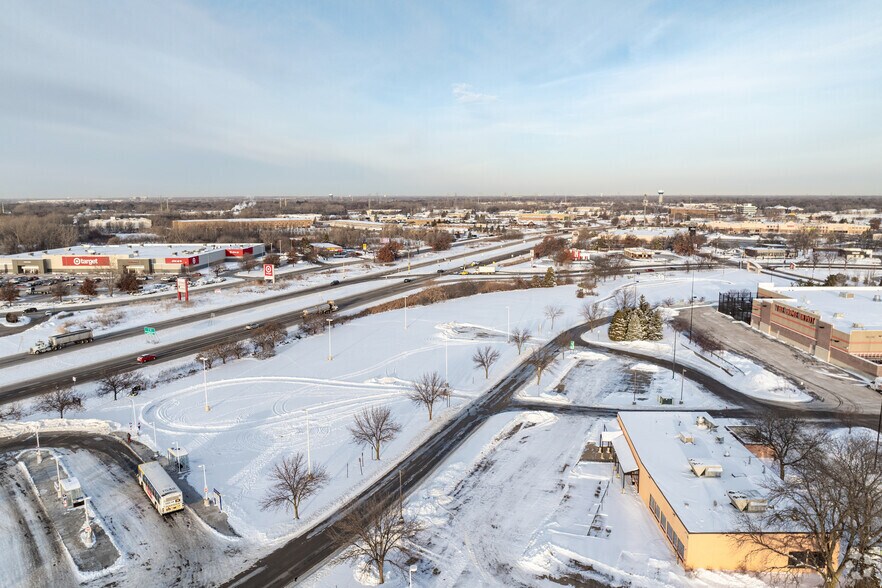 More Photos Of University Ave NE, Blaine Land For Lease