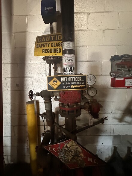 More Photos Of 1193 N Blue Gum St, Anaheim Warehouse For Sale