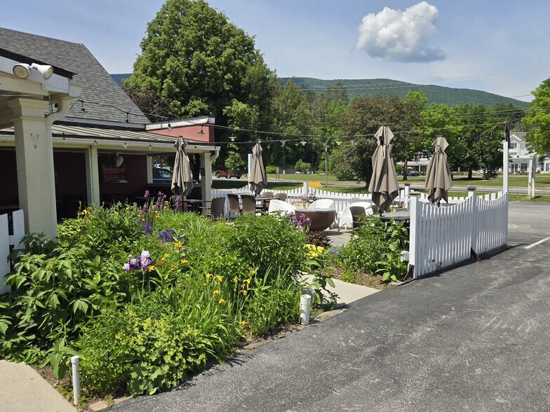 More Photos Of 4570 Main St, Manchester Center General Retail For Sale