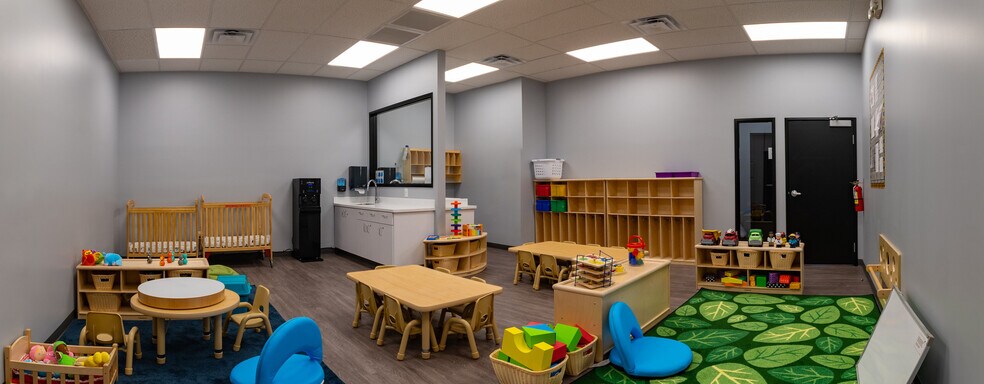 More Photos Of 323 N Gilbert Rd, Mesa General Retail For Lease