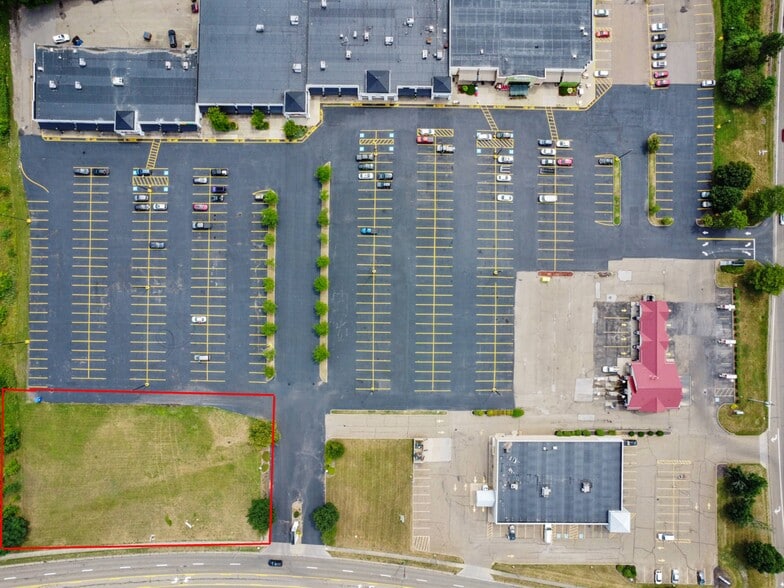 More Photos Of 4019 S Main St, Akron Unknown For Lease